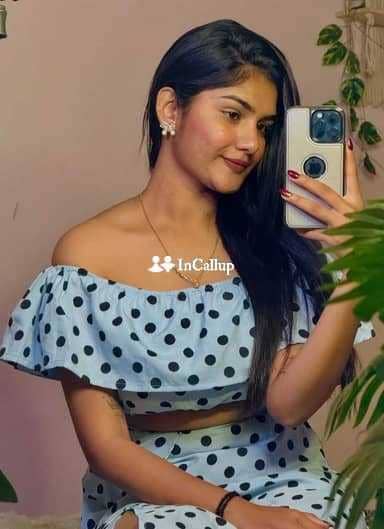 beautiful oral anal woman living in solapur vibrant blonde hair and black eyes available for discreet meetings - Call Girls in Solapur