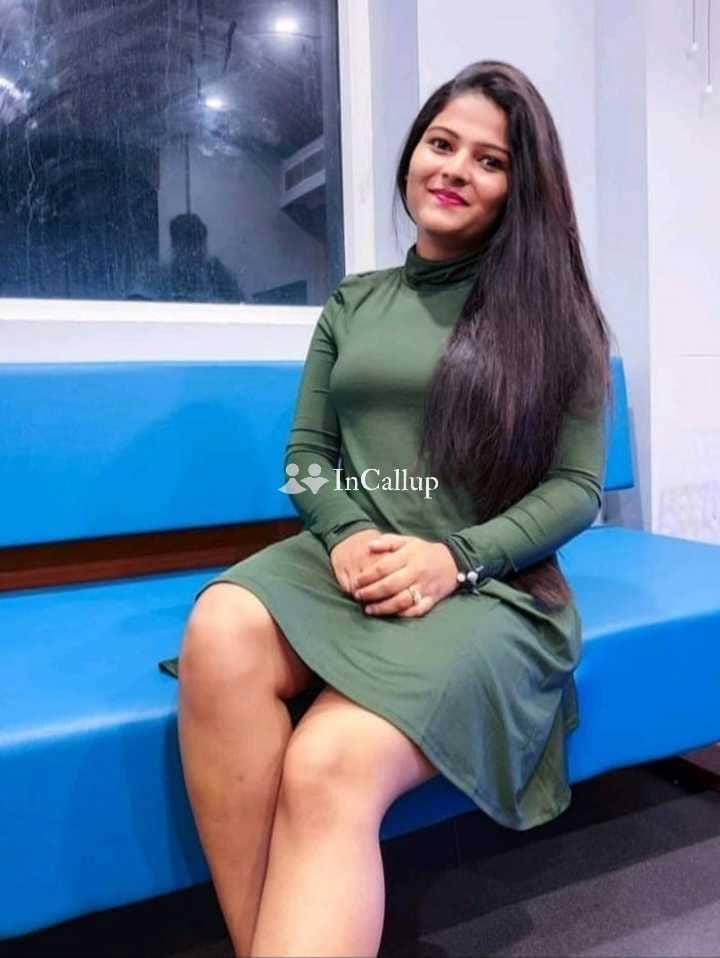 having black eyes and brown hair known for being flirty available for flexible hours curvy girl in solapur - Call Girls in Solapur