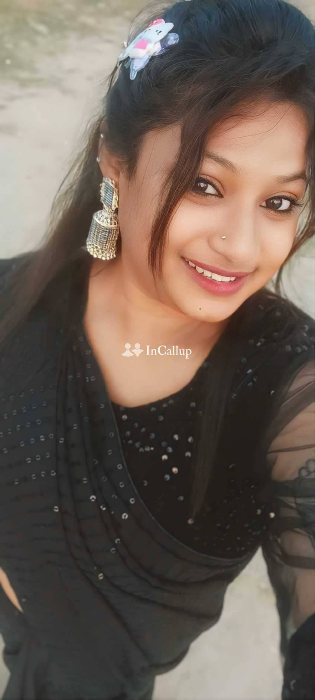 discover solapur aged nineteen a call girls having black eyes and black hair known for being creative from solapur - Call Girls in Solapur