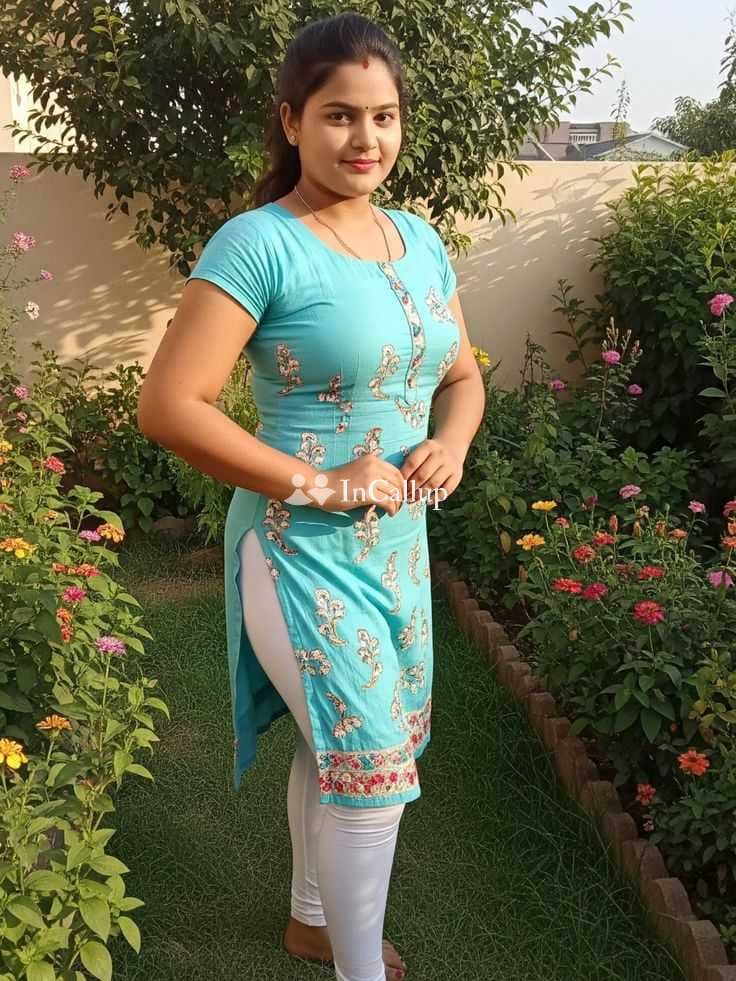 mature red hair and blue eyes exclusive this is only cash payment an elegant twenty one year old call girls - Call Girls in Solapur