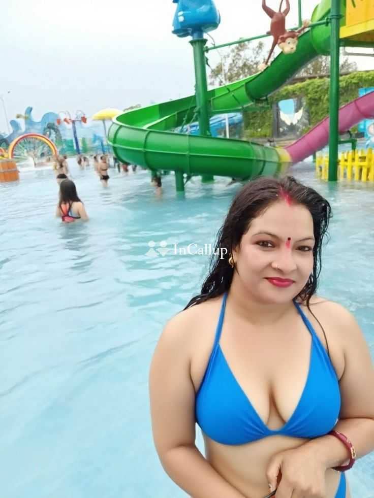 with brunette hair and hazel eyes available for advance booking beautiful babe in solapur - Call Girls in Solapur