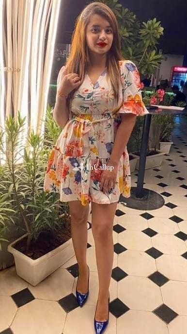 beautiful riya twenty one year old call girls girlfriend type available for private dates - Call Girls in Sopore
