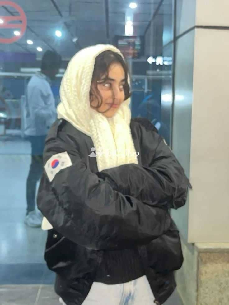 sparkling black eyes and black hair known for being playful available now trusted reliable service - Call Girls in Surajpur