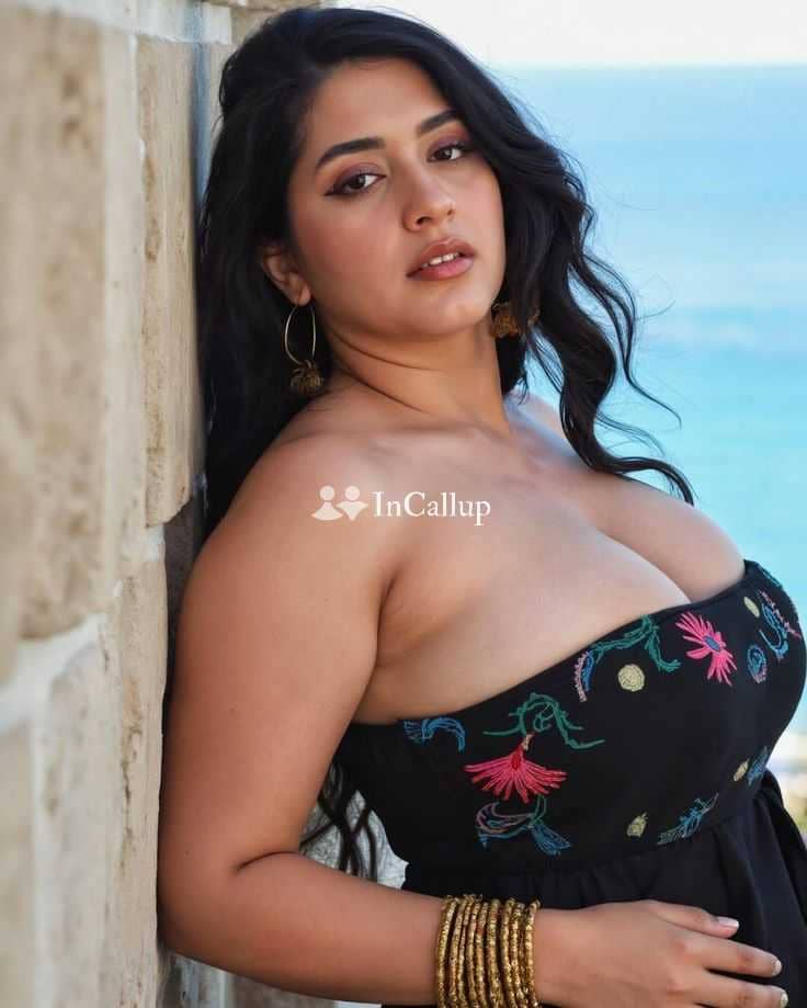 CALL 7041945743 OR WHATSAPP NOW DOORSTEP CALL GIRLS SERVICE - Call Girls in Surat