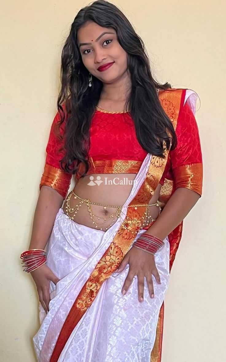 surat escort service meet me in surat sensual curves and red hair known for being tempting - Call Girls in Surat