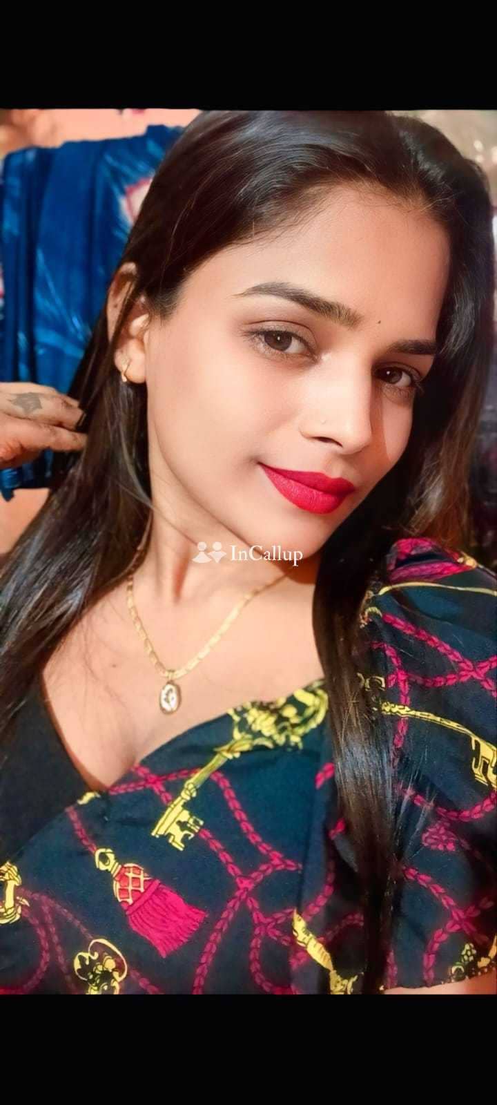 with curvy figure and black eyes available for long bookings available now trusted reliable service - Call Girls in Surat