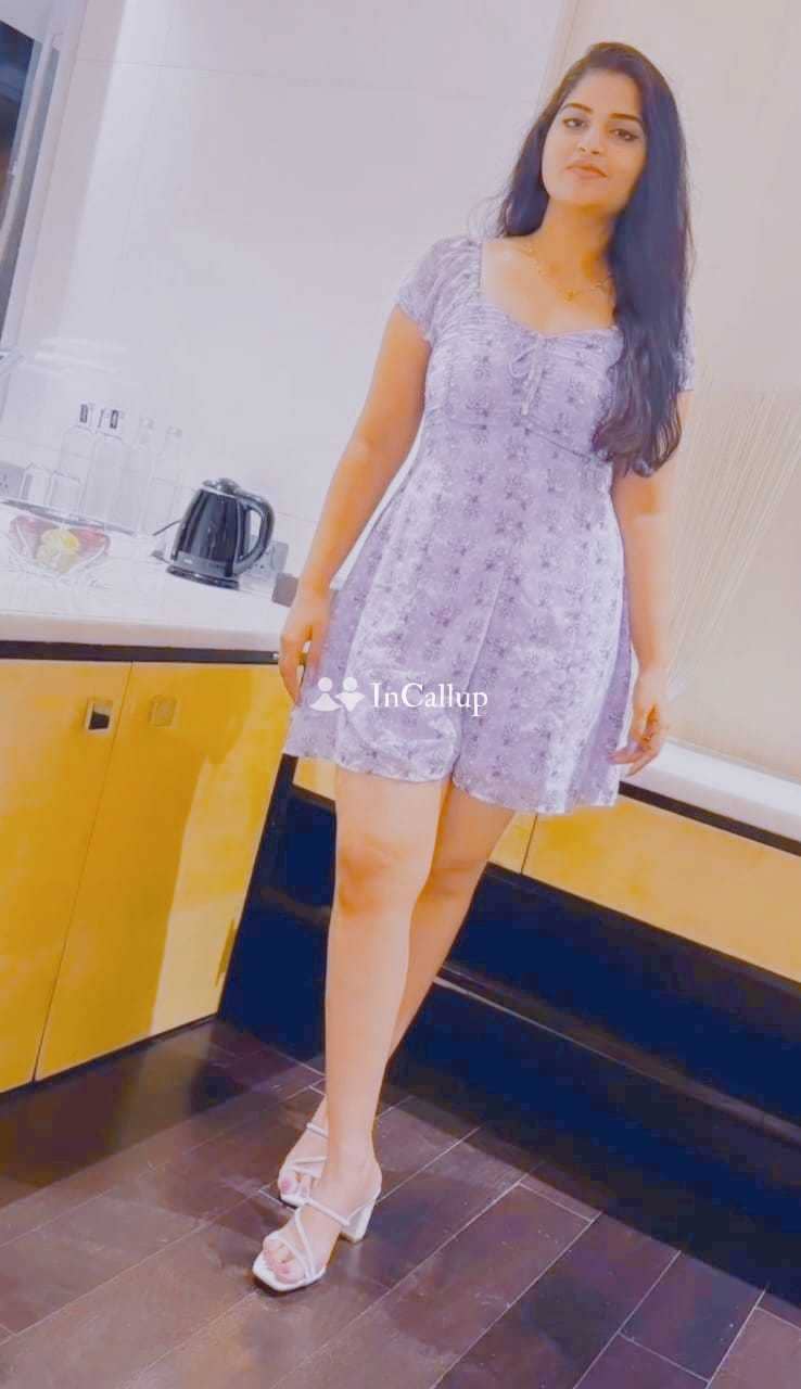 passionate girl from surat known for being elegant young riya roy twenty two year old call girls beauty - Call Girls in Surat