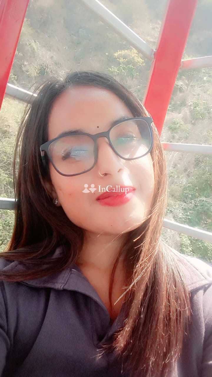Vip top model service hotel One cashJanvi call me genuine call girl service allOne cashJanvi cvthbnj - Call Girls in Surat