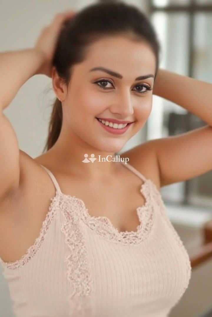 girls from suri magnetic black eyes and black hair available now trusted reliable service - Call Girls in Suri
