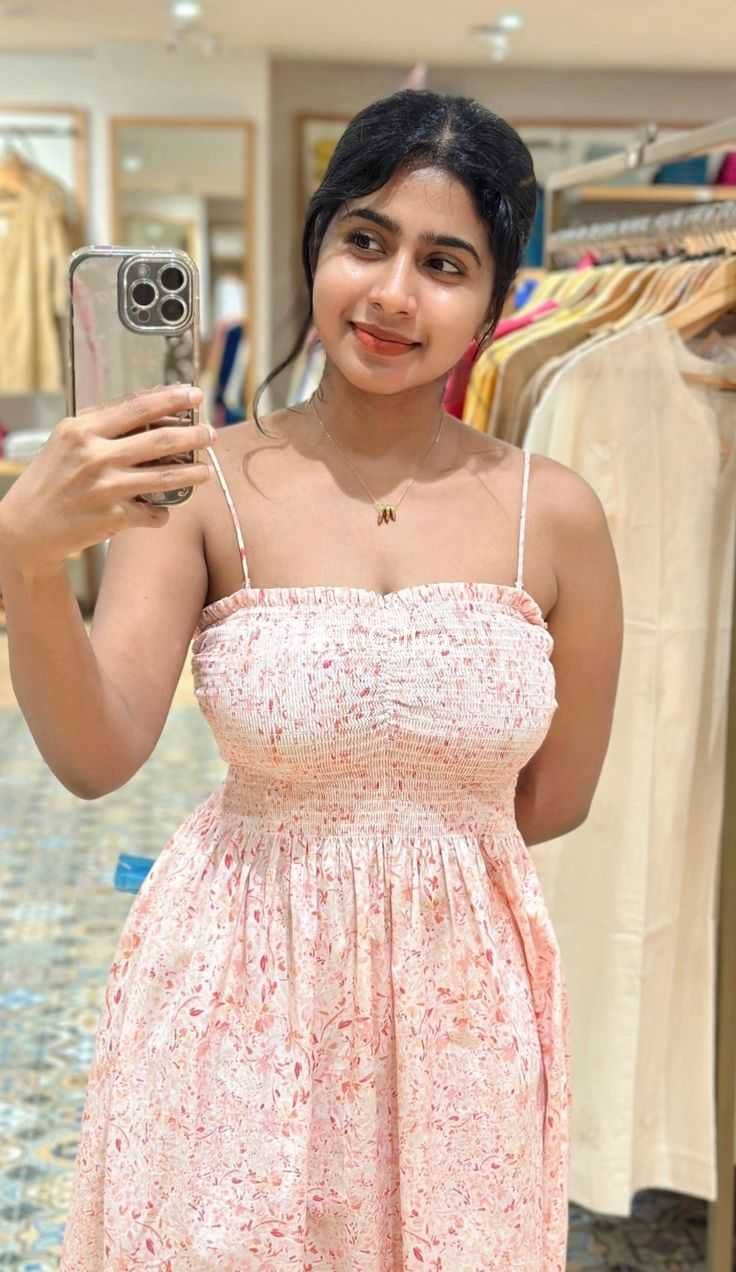 professional anal escort fresh black hair and blue eyes escort service in suri available now trusted reliable service - Call Girls in Suri