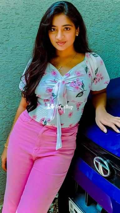 escort available in suri charming black eyes and black hair available for long bookings - Call Girls in Suri