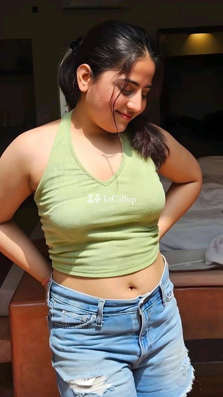 experience unforgettable moments with komal a 21yearold curvy beauty in suryapet ready to please you - Call Girls in Suryapet