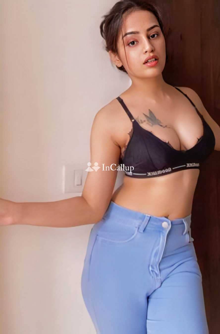 busty local to tirunelveli horny anal fun known for being amorous feminine red hair and green eyes - Call Girls in Tirunelveli