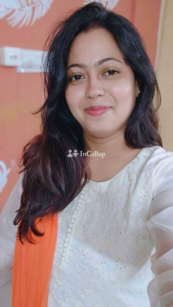 based in uluberia known for being passionate meet riya patel a charming twenty two year old call girls - Call Girls in Uluberia