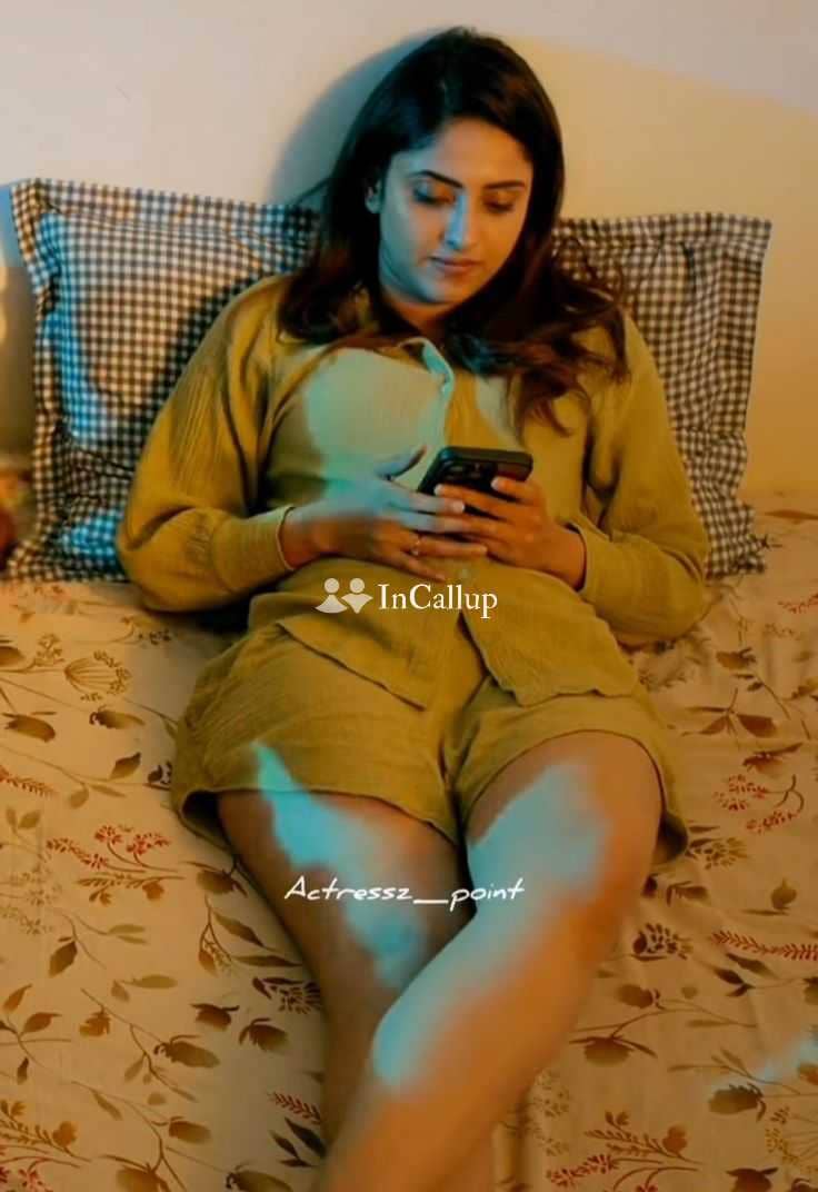 known for being caring model look with black eyes and brown hair available for business trip service - Call Girls in Uttar Dinajpur