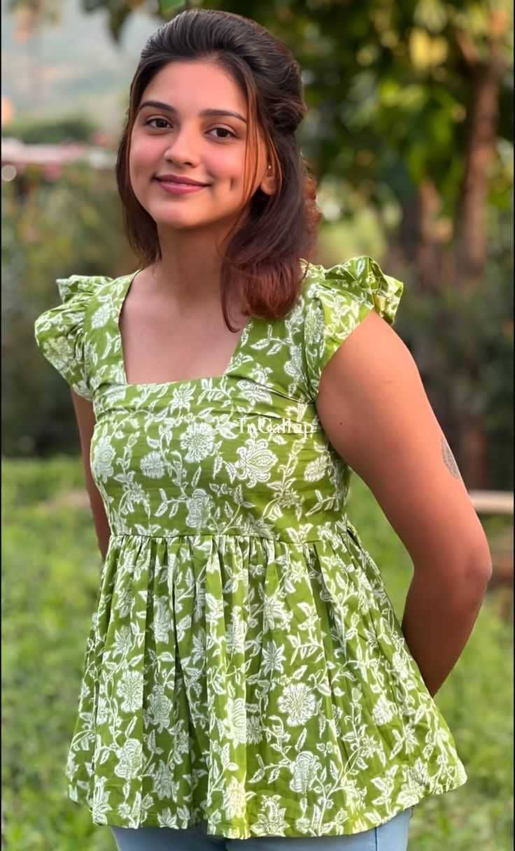 available for discreet meetings tempting black eyes and black hair petite available now trusted reliable service - Call Girls in Uttarkashi