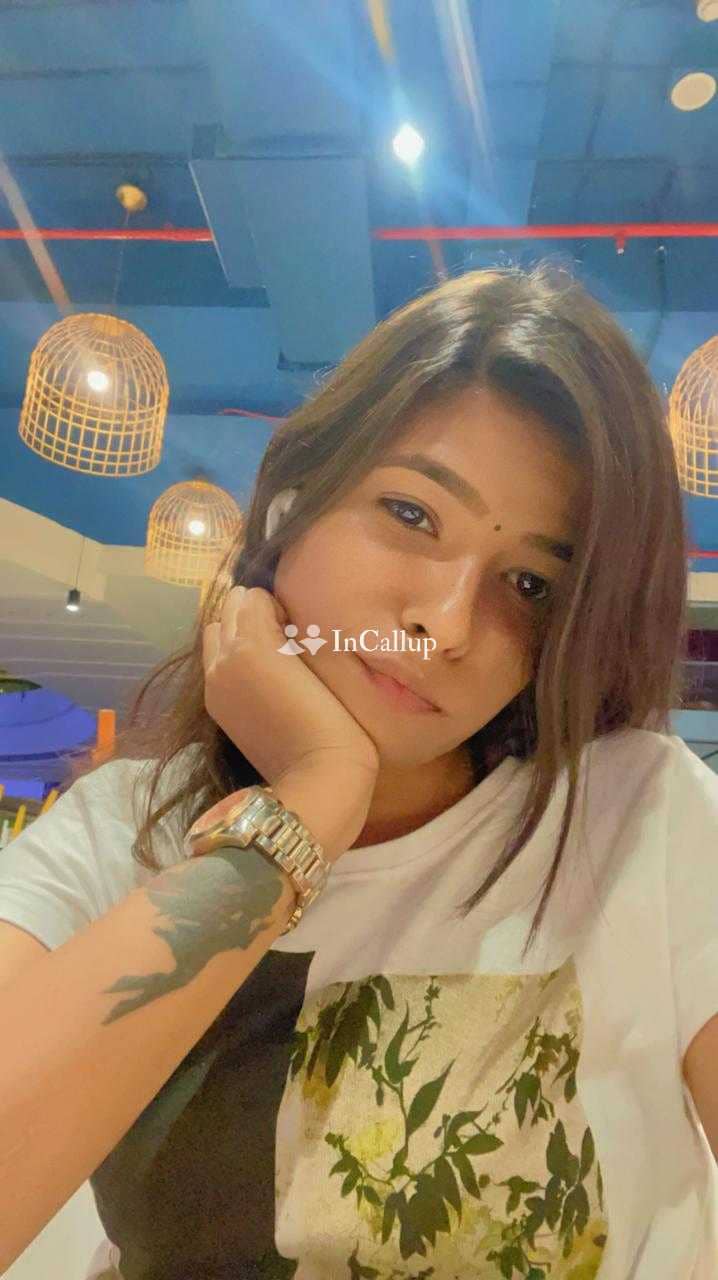 with black hair and brown body type meet komal a twenty one year old call girls living in vadodara - Call Girls in Vadodara