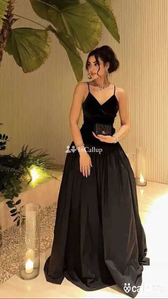 sweet riya roy twenty two years old call girls for your pleasure hot cute black eyes and black hair - Call Girls in Valsad