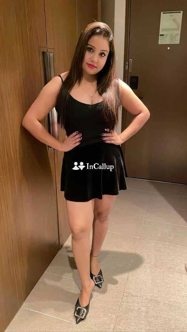 professional escort in vapi known for being bold mature black hair and black eyes - Call Girls in Vapi