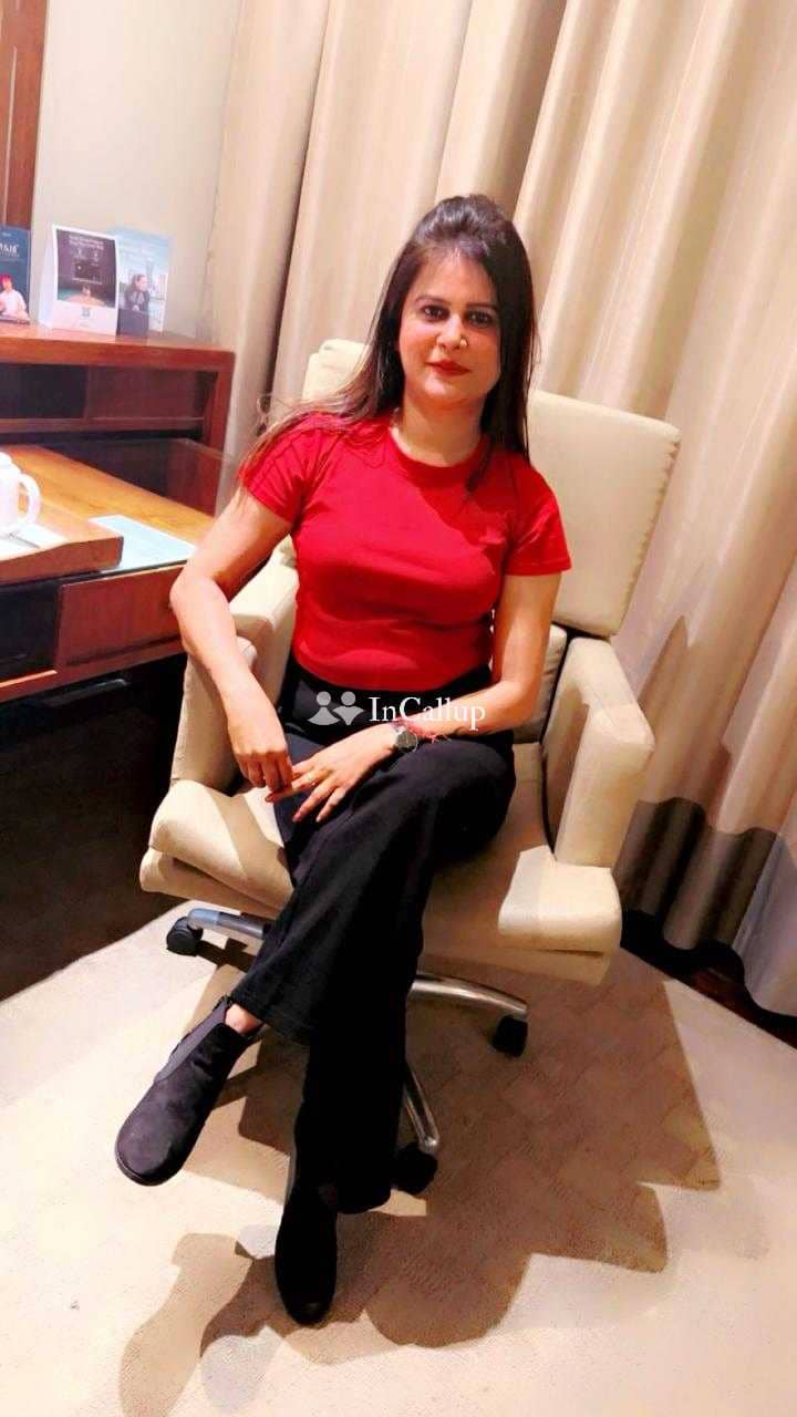 available for casual fun local to varanasi known for being flirty gorgeous smile and black hair ravishing - Call Girls in Varanasi