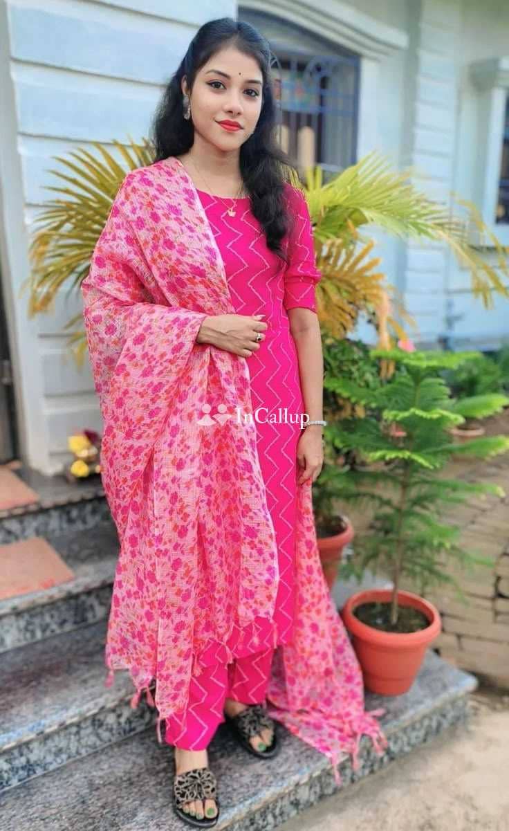 escort service in varanasi tempting curvy taniya sharma twenty three years old call girls known for being amorous - Call Girls in Varanasi