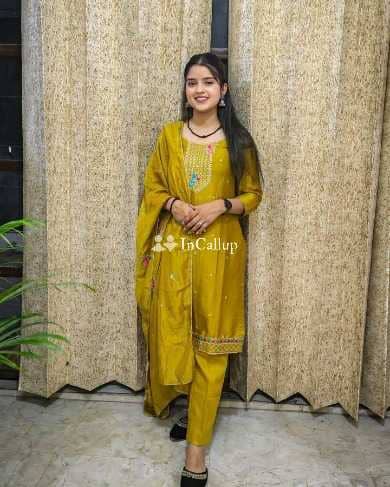 perfect black hair and black eyes professional oral anal girlfriend experience threesome 69 position escort - Call Girls in Varanasi