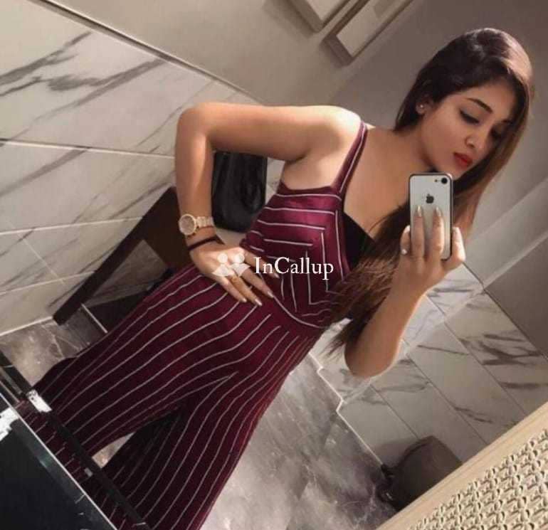 Myself Shalini escort girls safe and secure hotel room service available in Vijayanagaram - Call Girls in Vizianagaram