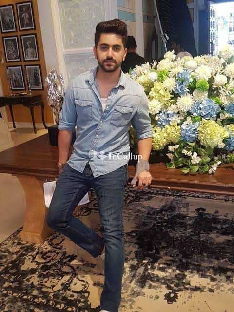 Hello ladies mail escort callboy available in allahabad - Male Escorts in Allahabad