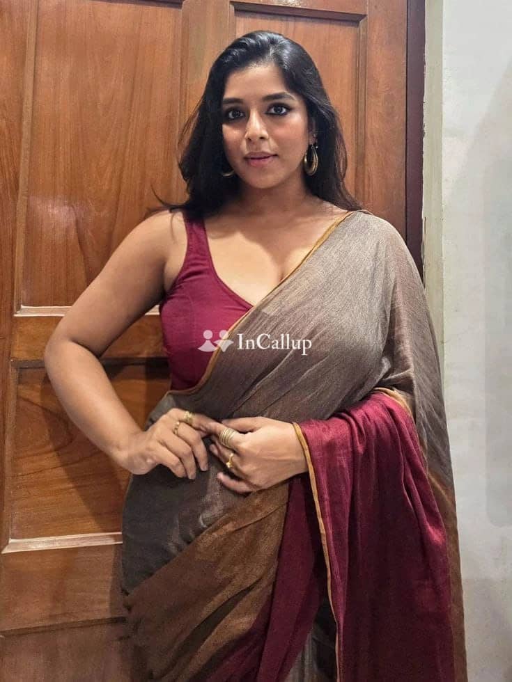 explore blissful moments with suman the curvy redhead from basti ready to fulfill your deepest desires - Call Girls in Basti