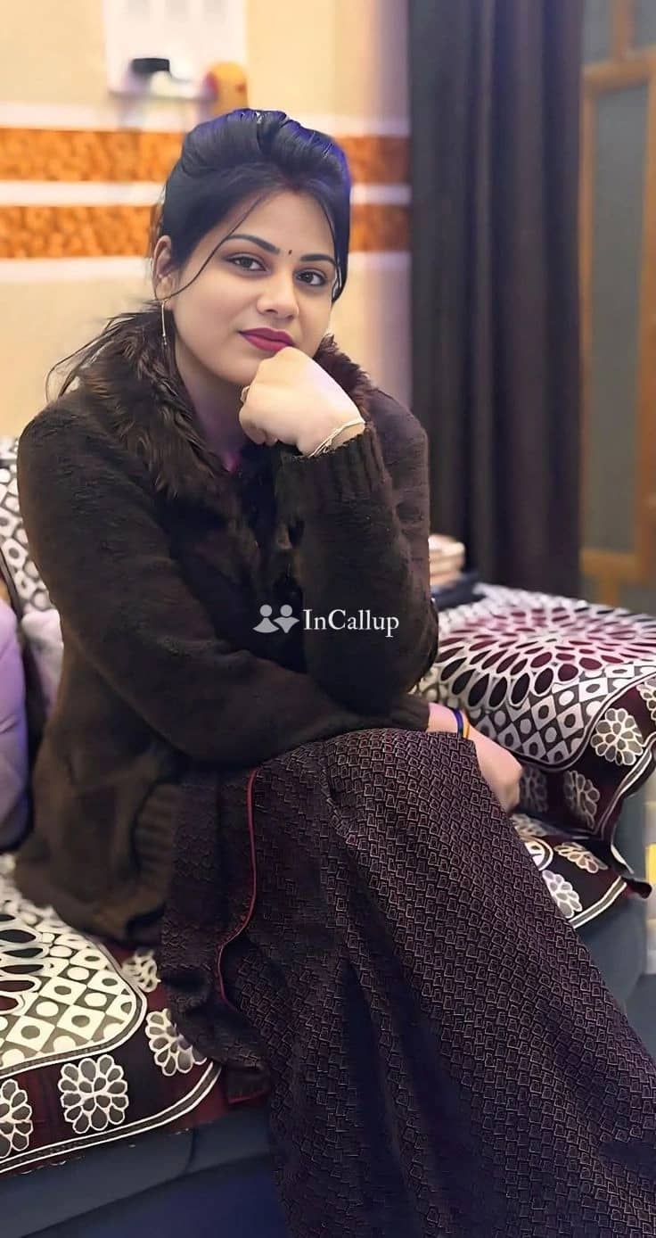 sensational curvy call girl in howrah offering exclusive services with only cash payment accepted - Call Girls in Howrah