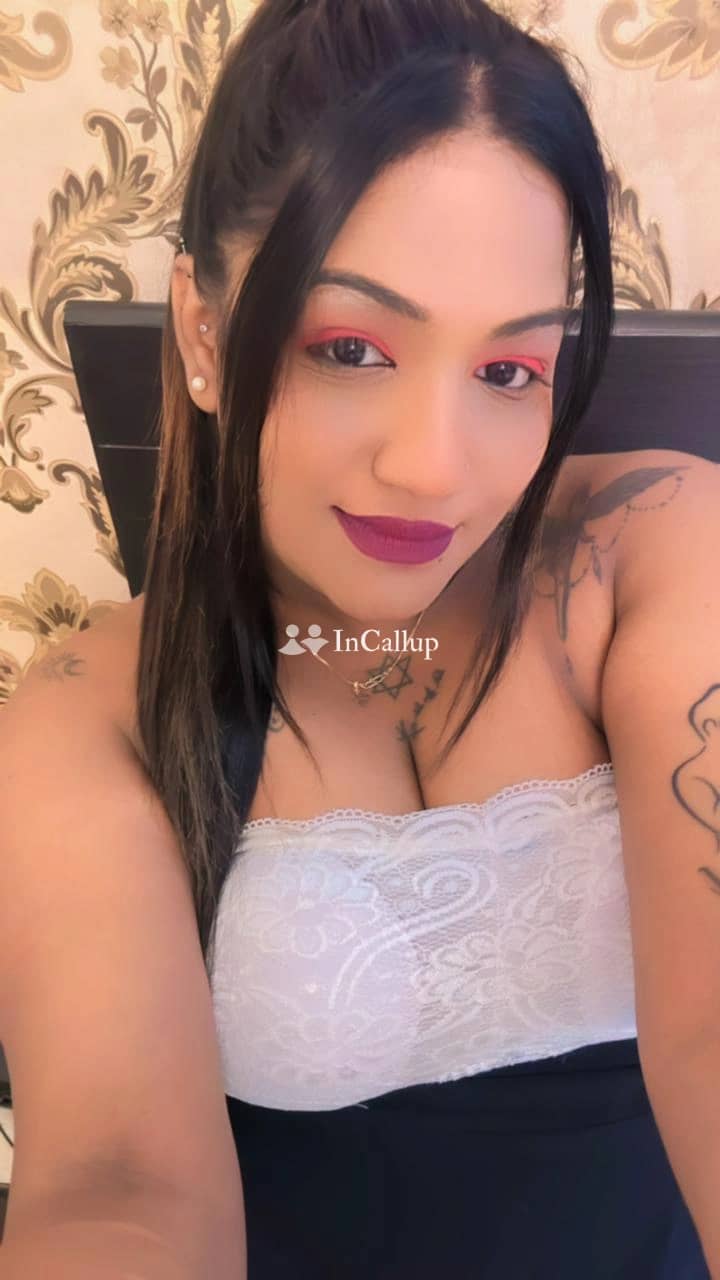 explore your deepest desires with komal patel the enchanting 22yearold call girl in patna - Call Girls in Patna