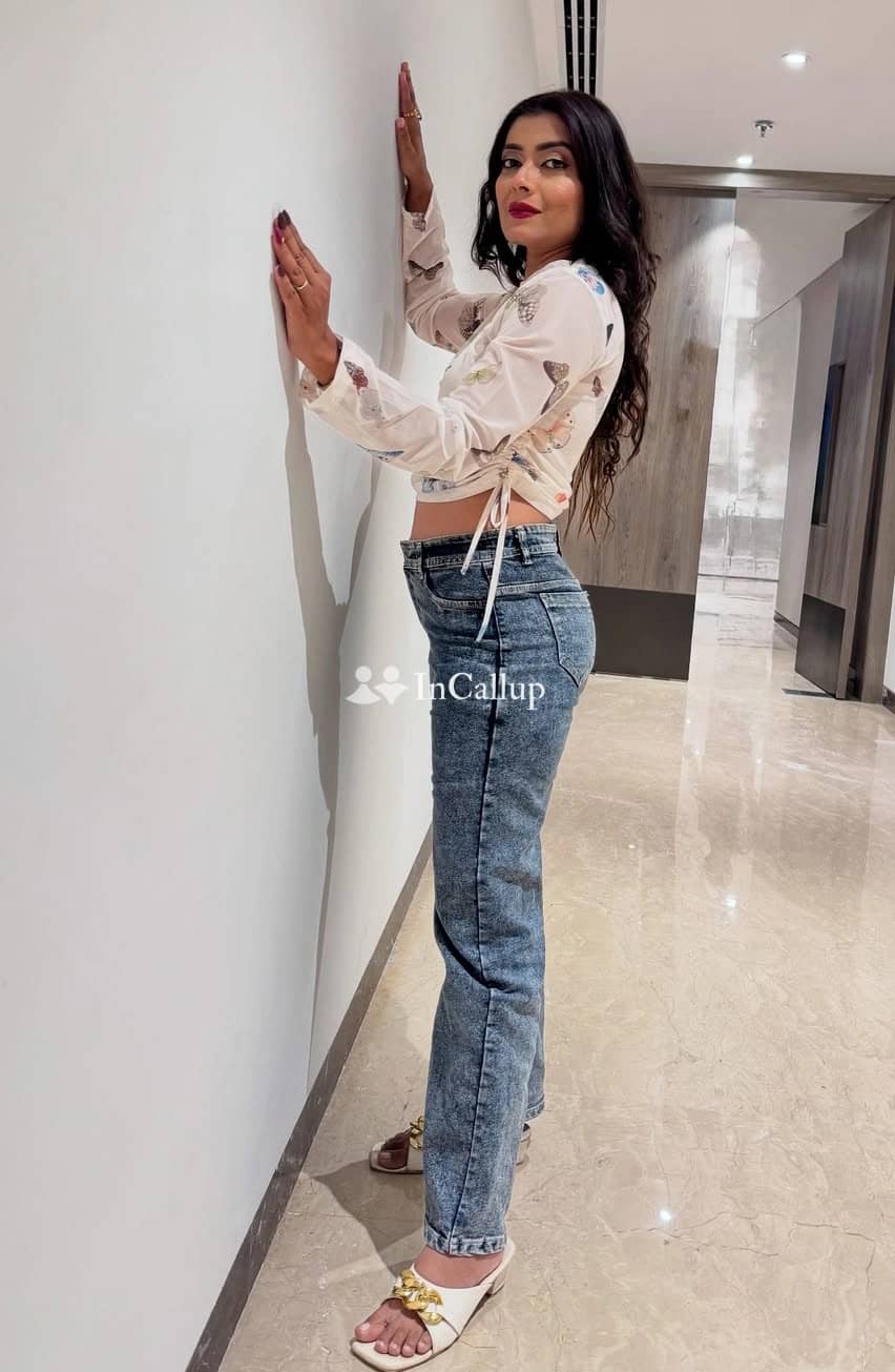 explore your fantasies with sangeeta the seductive call girl from surat offering a range of thrilling experiences - Call Girls in Surat