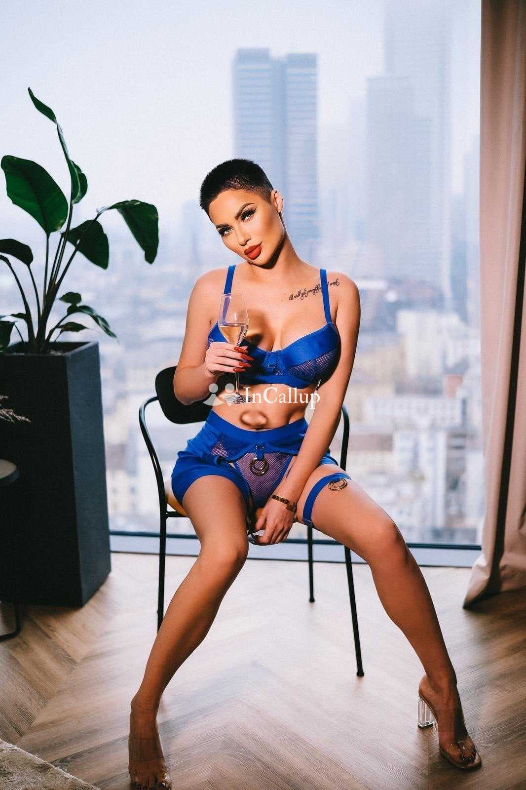 Mumbai Airport Call Girls 7654701922 Juhu Beach Top Model Hotel Escorts And Call Girls