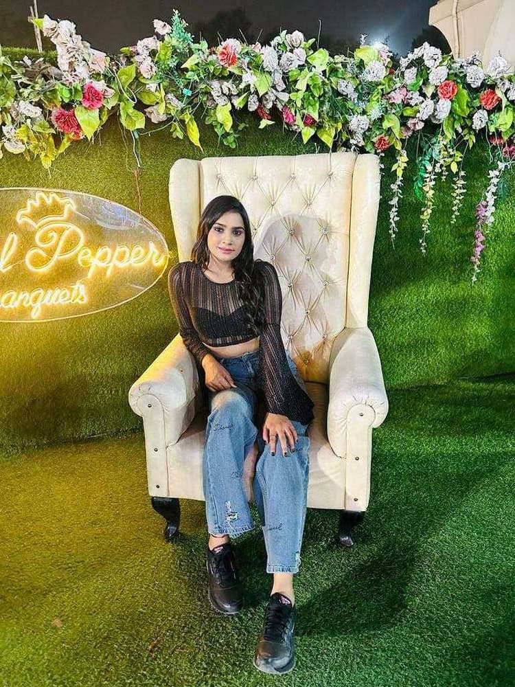 Mumbai Kandivali Escorts Service