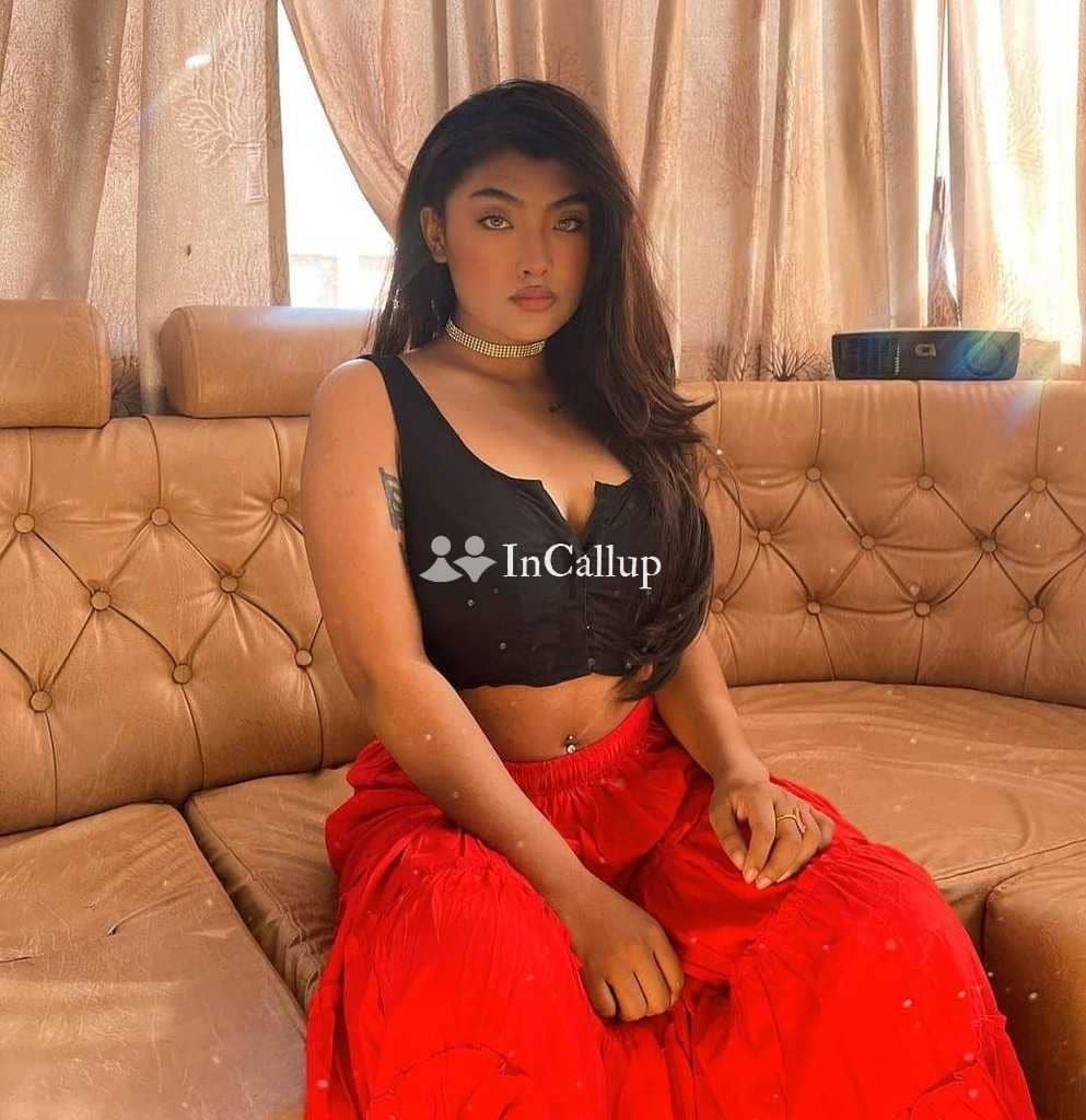 pretty auburn hair and brown eyes escort service in adilabad known for being tempting from adilabad delightful - Call Girls in Adilabad