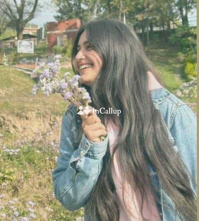 beautiful model in adra available for weekend fun dreamy black eyes and brown hair sensual - Call Girls in Adra