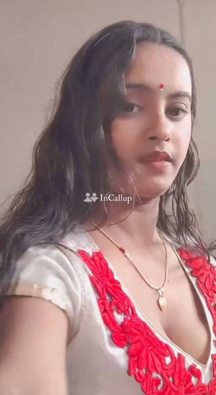 hot blonde eyes and black hair known for being charming thrilling available now trusted reliable service - Call Girls in Agra