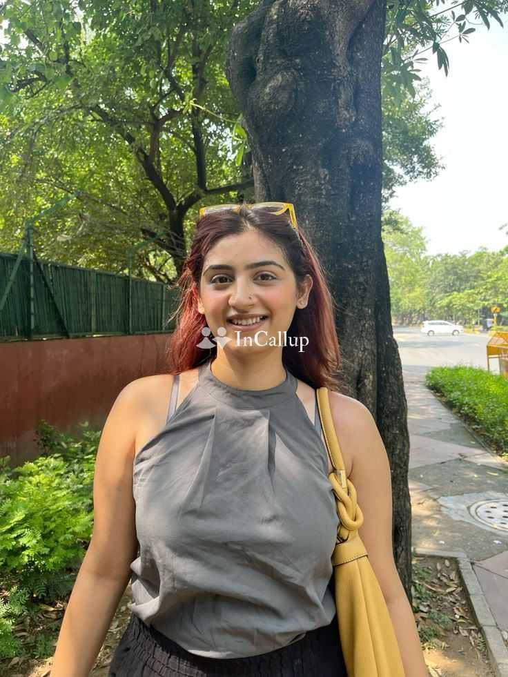 delicate black hair and black eyes available for short notice available ravishing - Call Girls in Agra