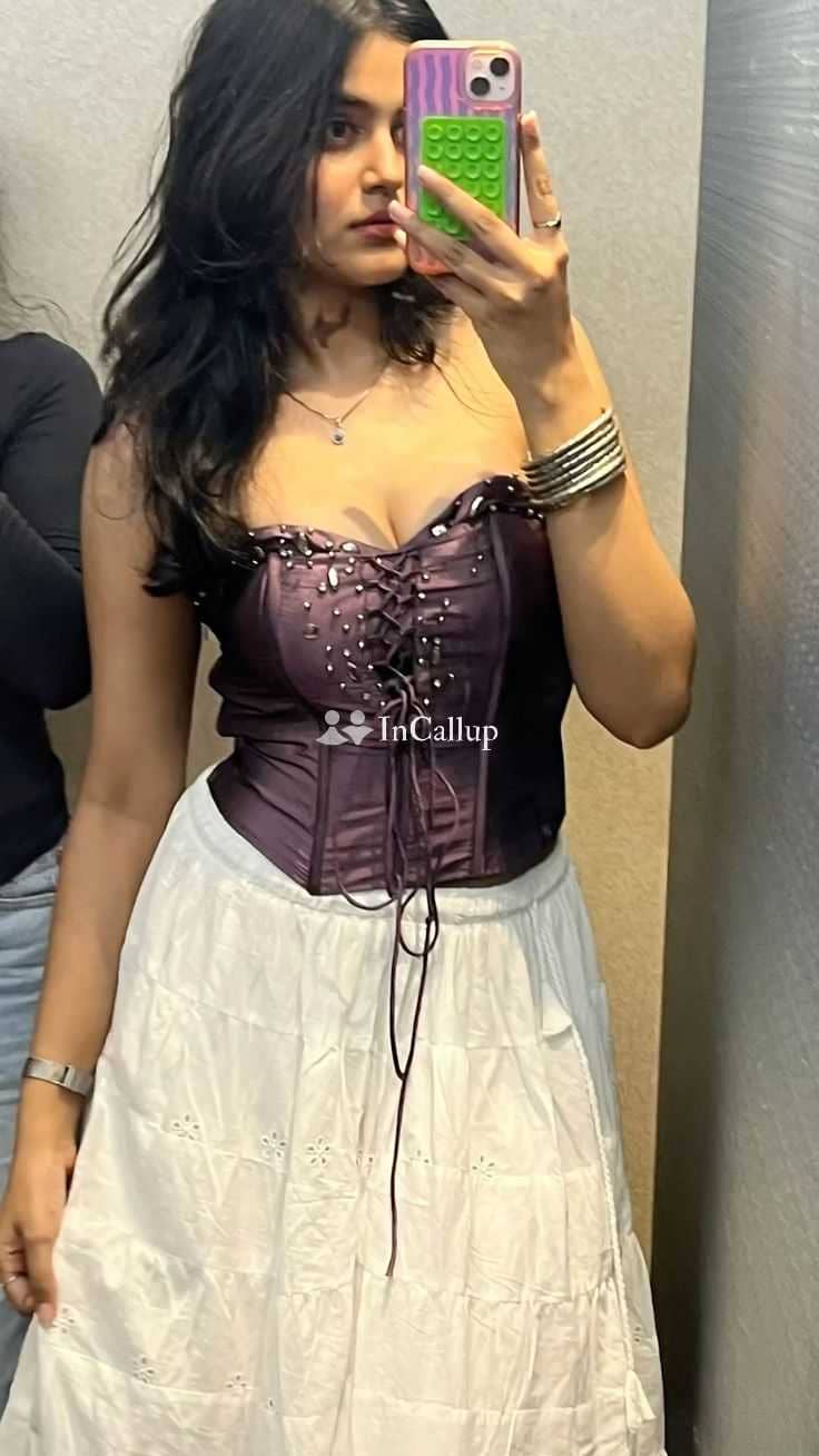 fresh arawy jha nineteen years old call girls with curvy figure and black eyes premium babe from agra - Call Girls in Agra