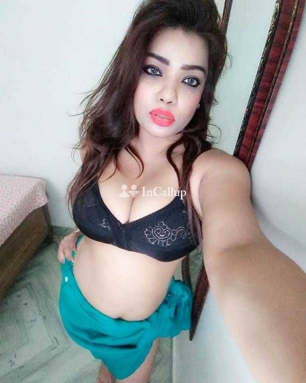 pretty black hair and black eyes magnetic available for girlfriend experience trusted escort from agra - Call Girls in Agra