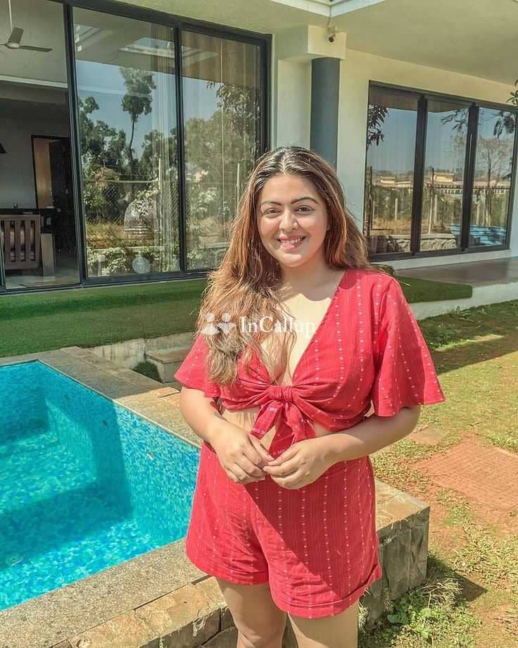 available for long bookings glamorous black hair and black eyes known for being sensual fun available in akola - Call Girls in Akola