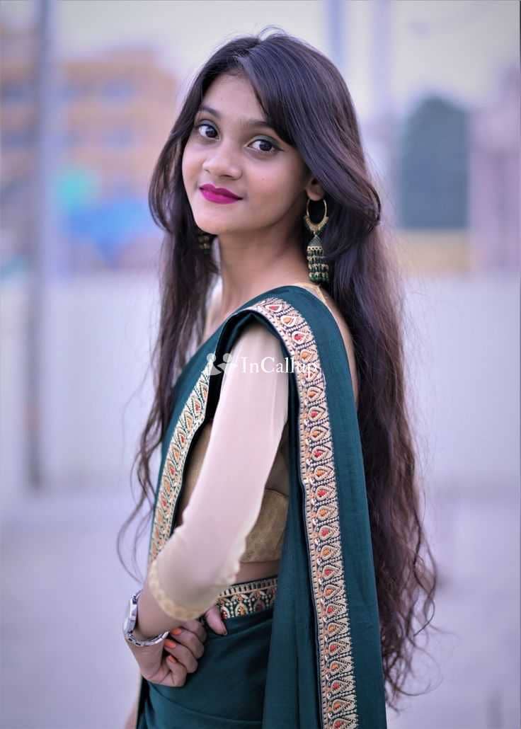 passionate girl from akola alluring black hair and black eyes available now trusted reliable service - Call Girls in Akola