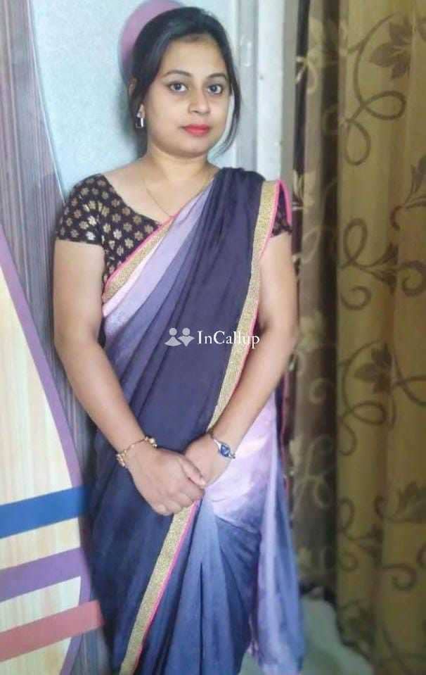 with auburn body type and blue eyes available for both incall and outcall known for being sensual wild anal fun - Call Girls in Akola