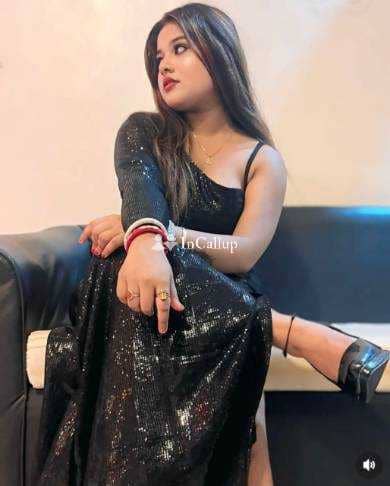 charming blonde eyes and black hair available for discreet meetings known for being smart - Call Girls in Akola