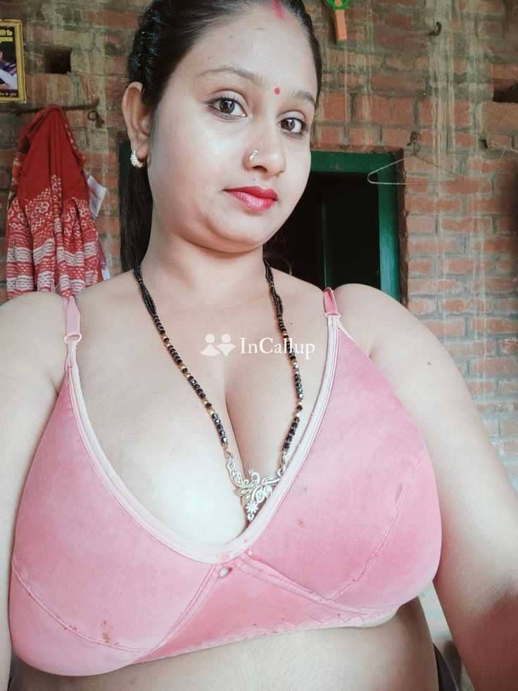 horny full open video call twenty two years old call girls girl gorgeous smile and black hair - Call Girls in Alappuzha