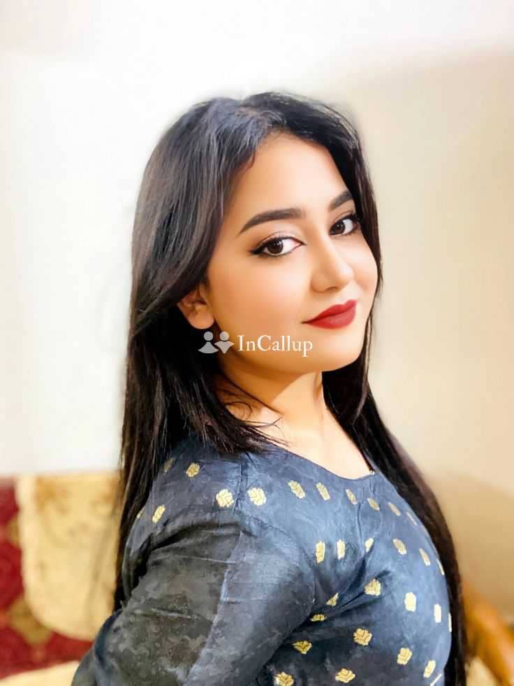 model look with black eyes and black hair available for advance booking flirty from alappuzha - Call Girls in Alappuzha