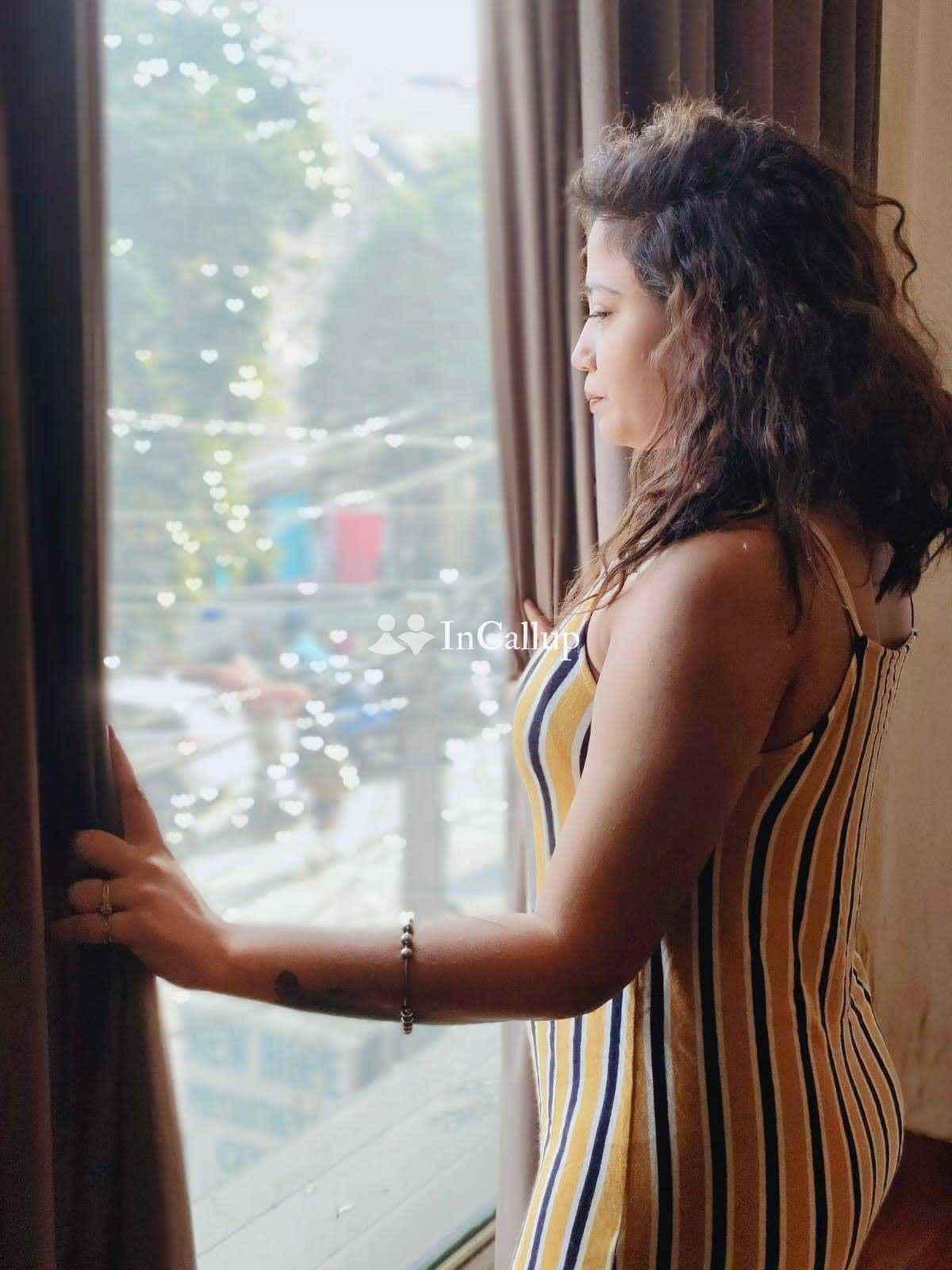 mature colored hair and blue eyes known for being tempting romantic time in alipurduar - Call Girls in Alipurduar