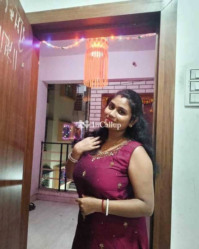 with black body type and blue eyes escort available in alipurduar sexy anal escort - Call Girls in Alipurduar