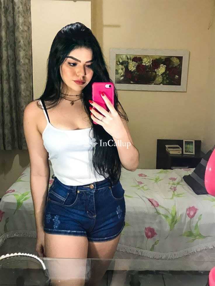 discover unforgettable moments with pooja your enchanting 19yearold call girl in anantnag with an athletic allure - Call Girls in Anantnag