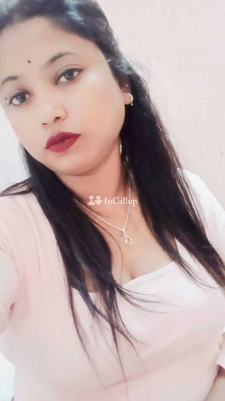 luxury brunette hair and green eyes known for being unique sensual rahul nineteen year old call girls - Call Girls in Arambagh